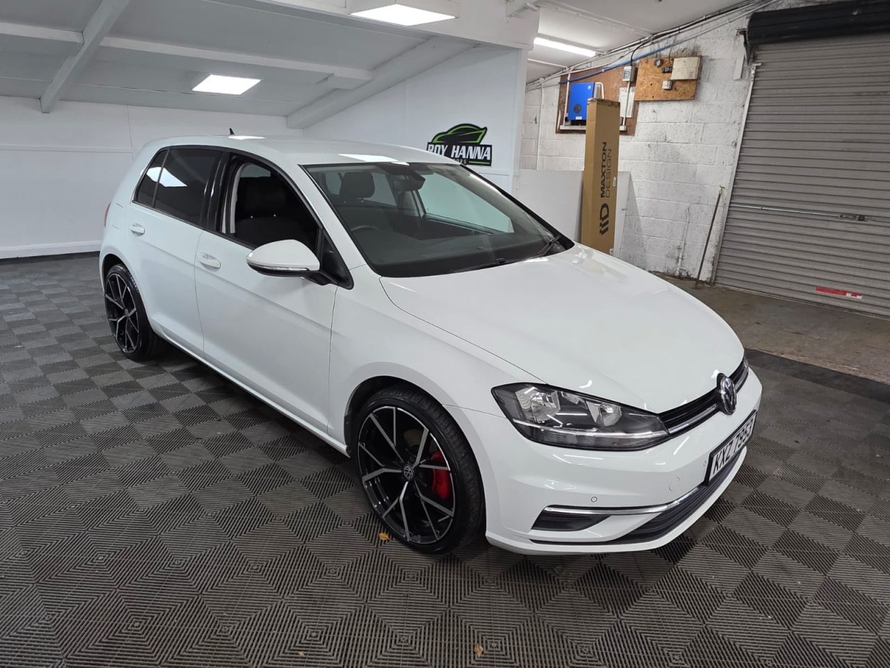 2017 VOLKSWAGEN GOLF 1.6 TDI BlueMotion Tech SE Hatchback 5dr Diesel Manual Euro 6 (s/s) (115 ps - vehicle photo 9 for sale on PureCar