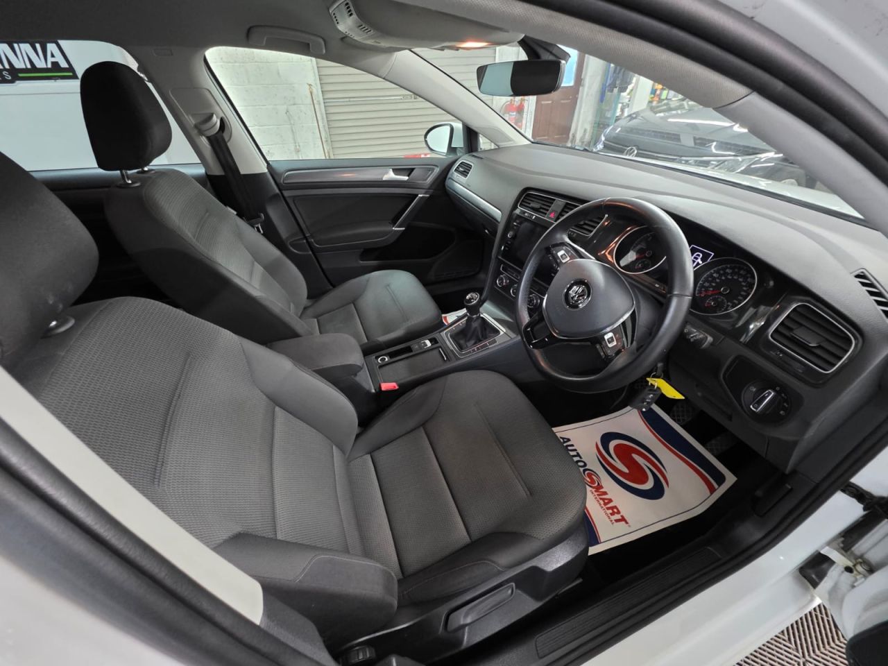2017 VOLKSWAGEN GOLF 1.6 TDI BlueMotion Tech SE Hatchback 5dr Diesel Manual Euro 6 (s/s) (115 ps - vehicle photo 20 for sale on PureCar