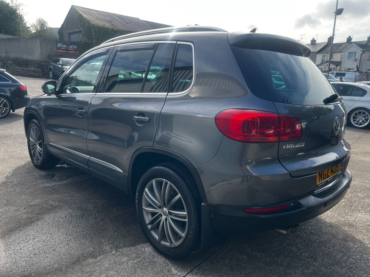2016 VOLKSWAGEN TIGUAN 2.0 TDI BlueMotion Tech Match Edition SUV 5dr Diesel DSG 4WD Euro 6 (s/s) ( - vehicle photo 4 for sale on PureCar
