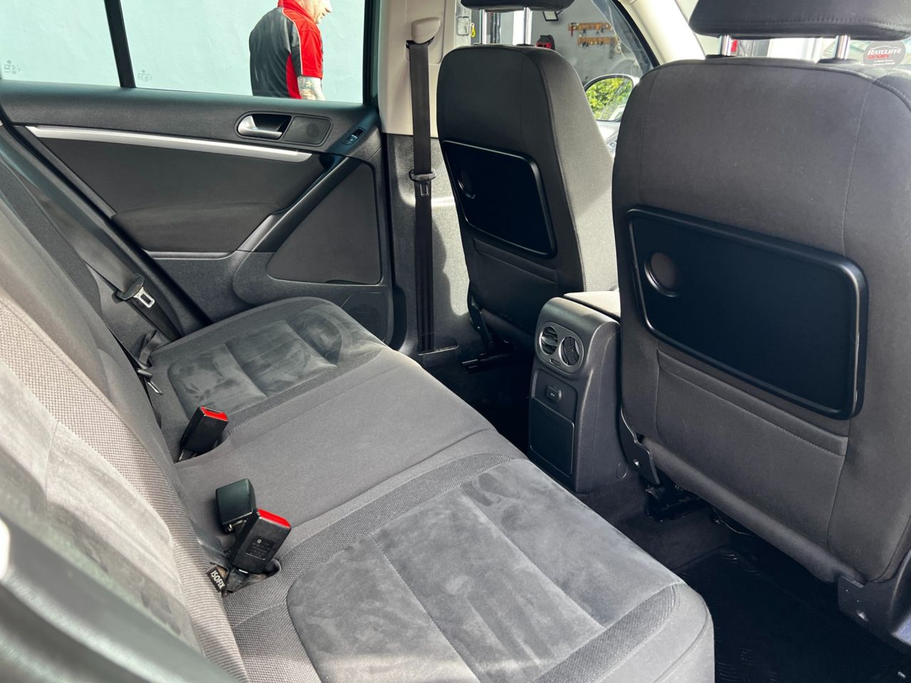 2016 VOLKSWAGEN TIGUAN 2.0 TDI BlueMotion Tech Match Edition SUV 5dr Diesel DSG 4WD Euro 6 (s/s) ( - vehicle photo 16 for sale on PureCar