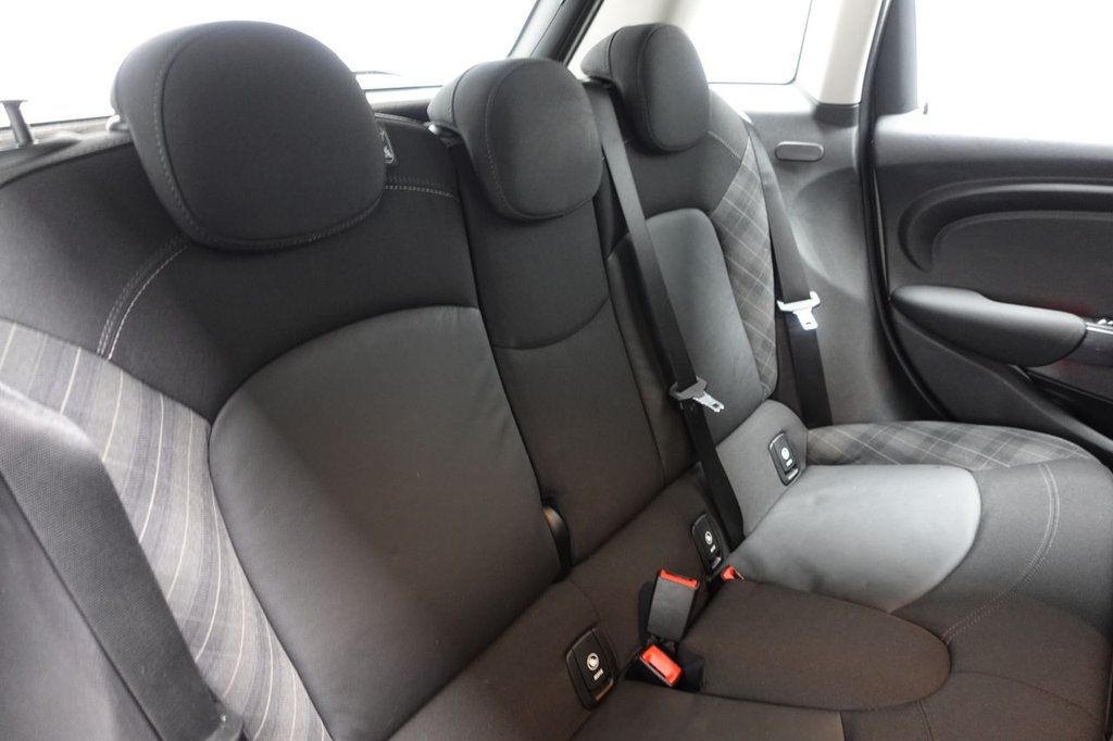 2018 MINI Hatch — image 11
