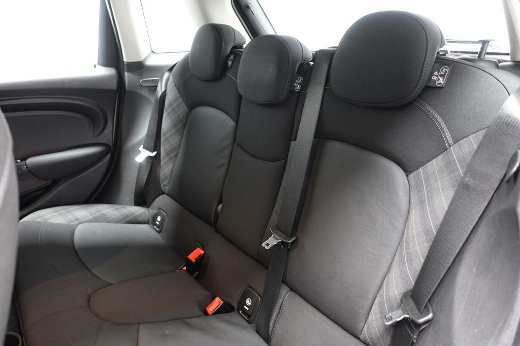 2018 MINI Hatch — image 12