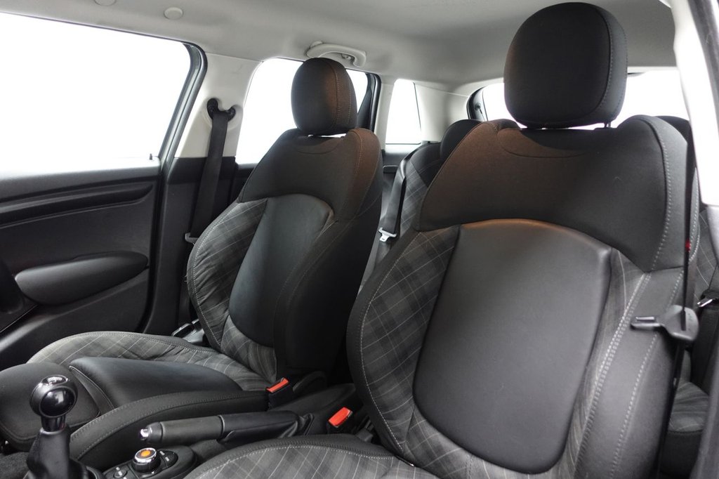2018 MINI Hatch — image 10