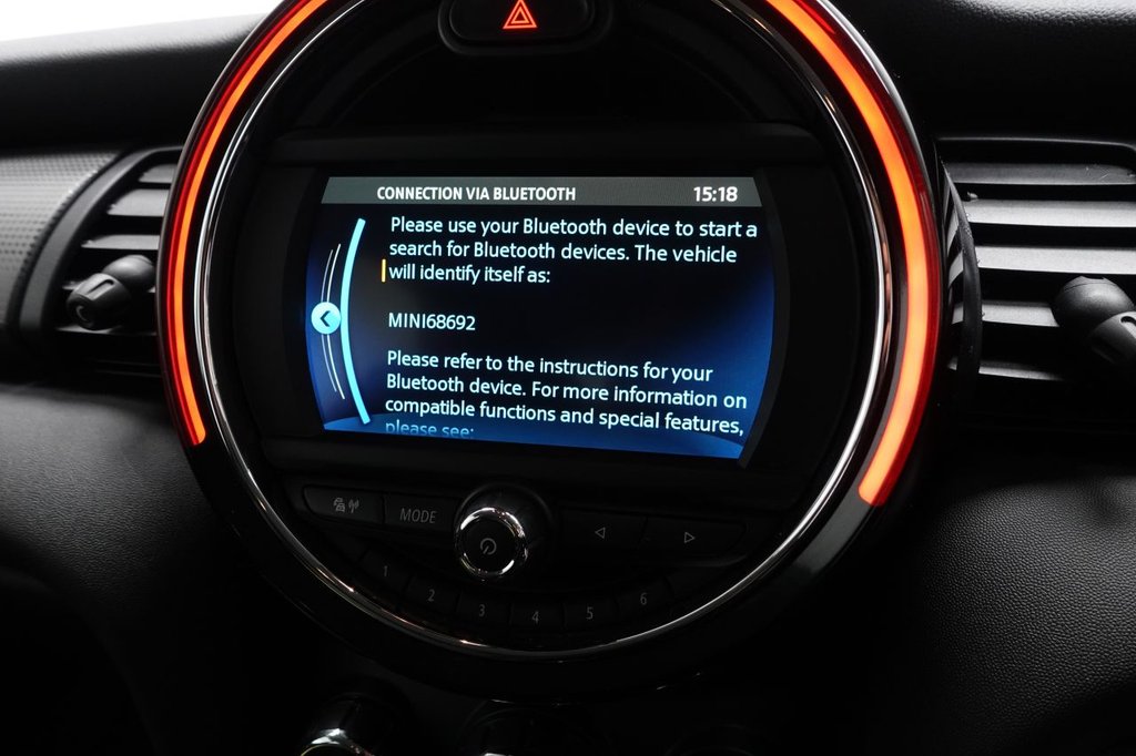 2018 MINI Hatch — image 15