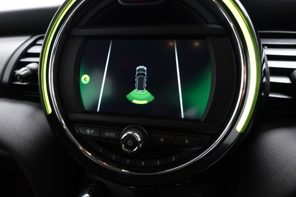 2018 MINI Hatch — image 2