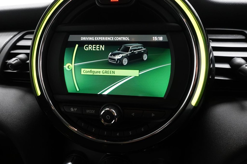 2018 MINI Hatch — image 16