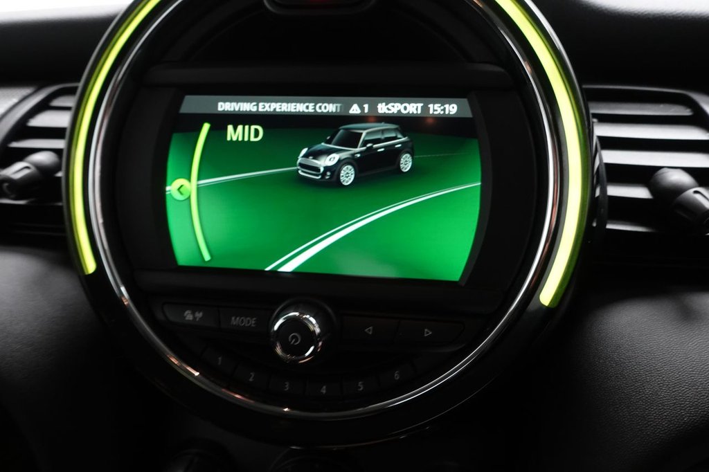 2018 MINI Hatch — image 17