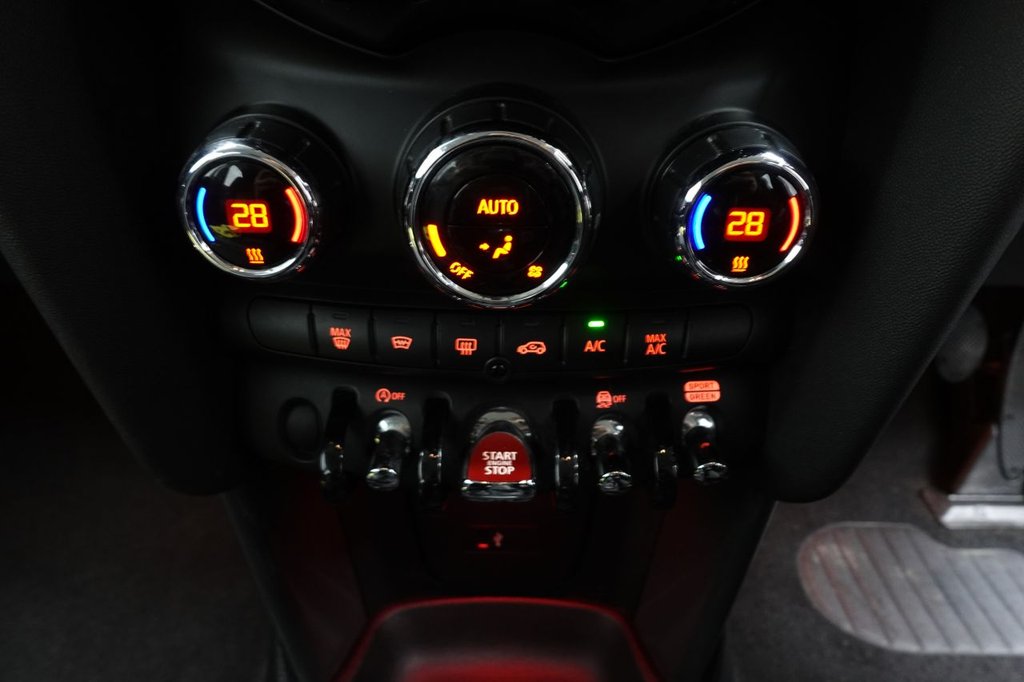 2018 MINI Hatch — image 24