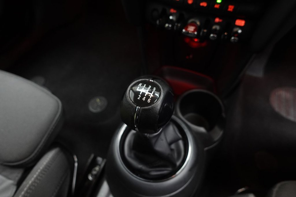2018 MINI Hatch — image 26