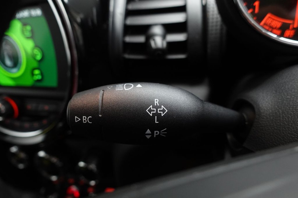 2018 MINI Hatch — image 22