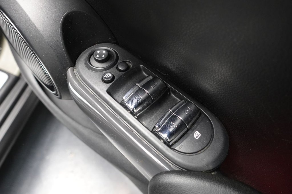 2018 MINI Hatch — image 29