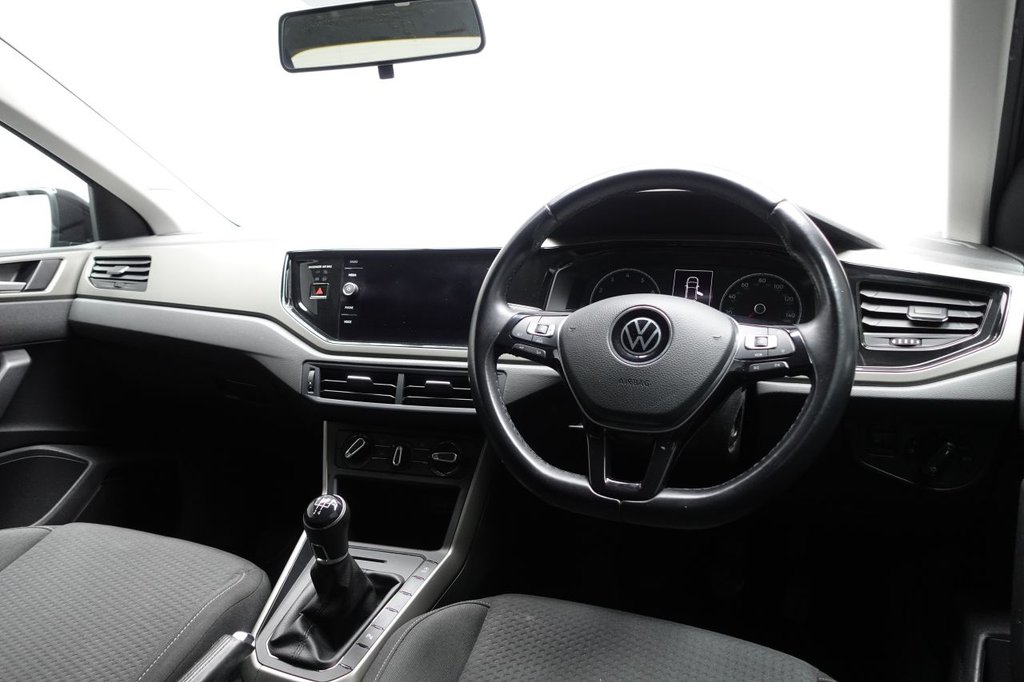 2021 Volkswagen Polo — image 9