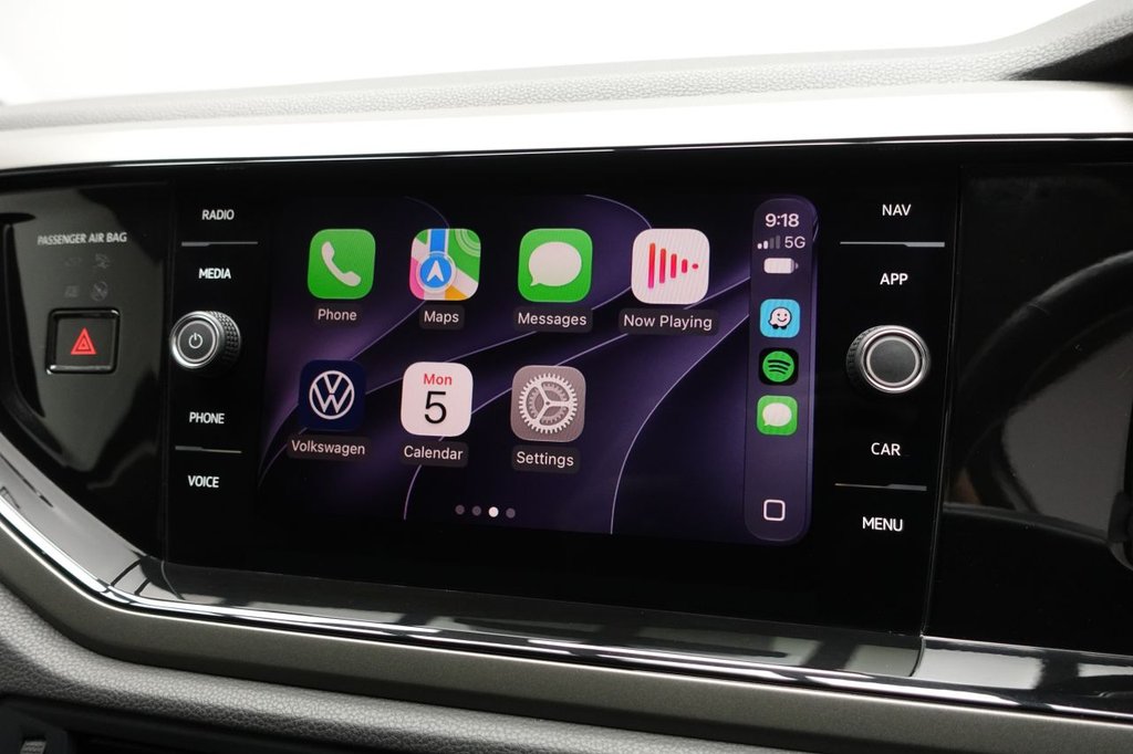 2021 Volkswagen Polo — image 2