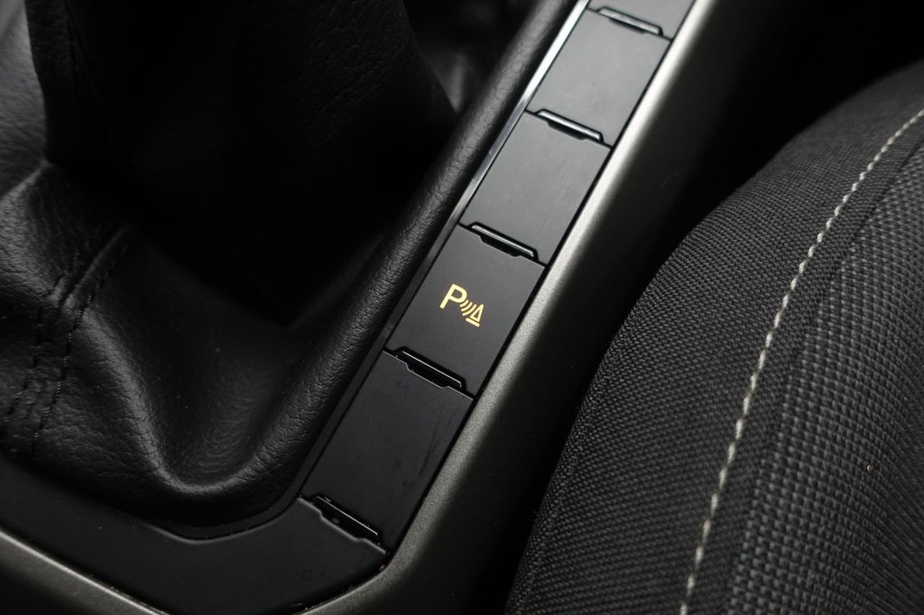 2021 Volkswagen Polo — image 29