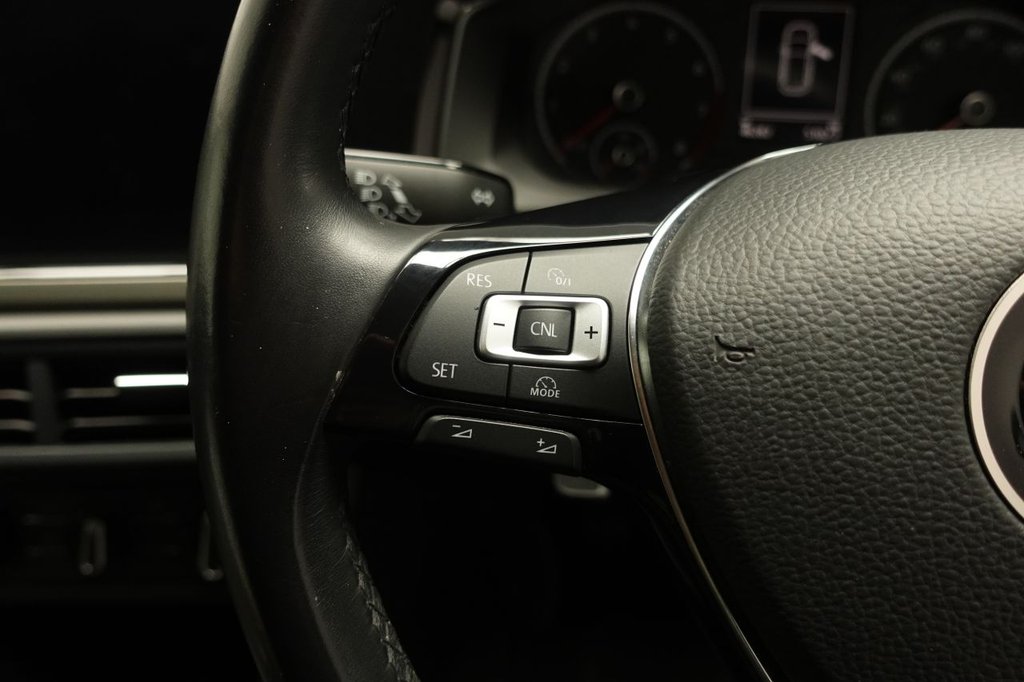 2021 Volkswagen Polo — image 22