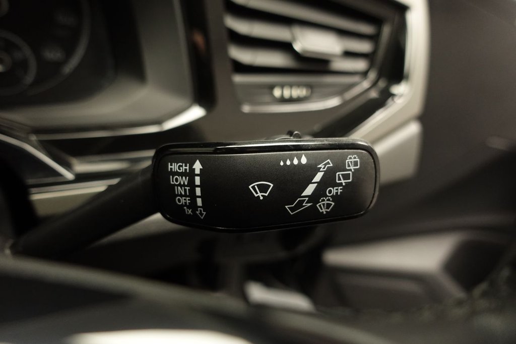 2021 Volkswagen Polo — image 25