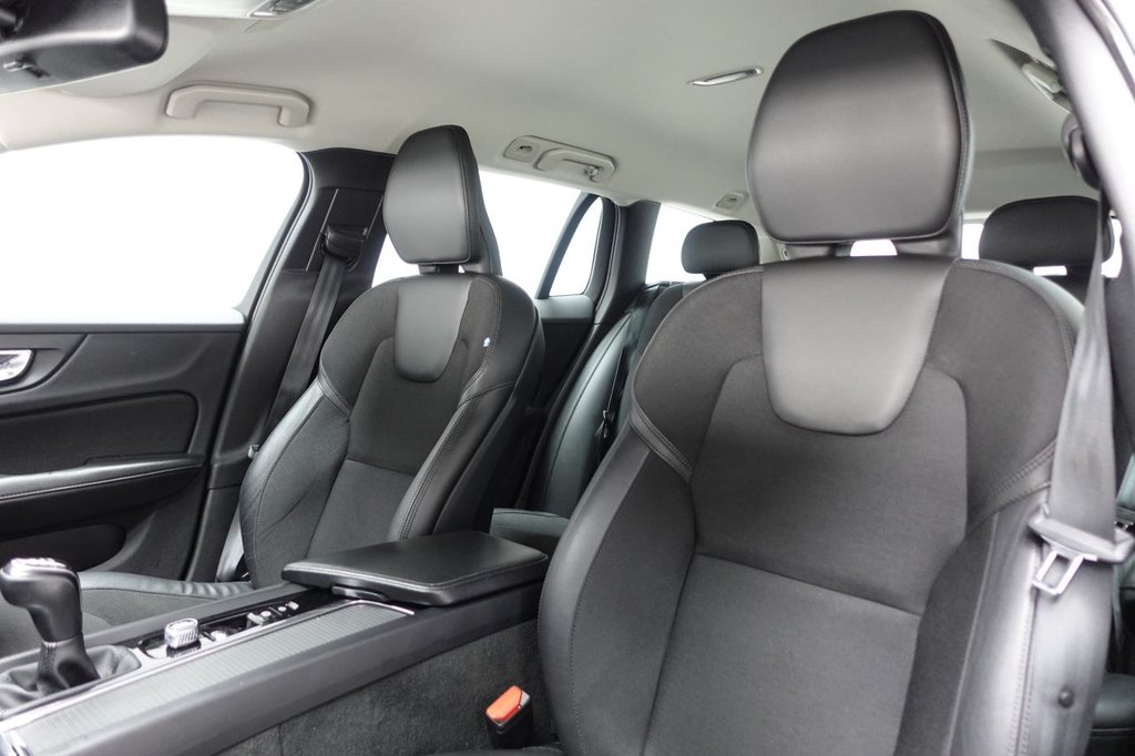 2018 Volvo V60 — image 9