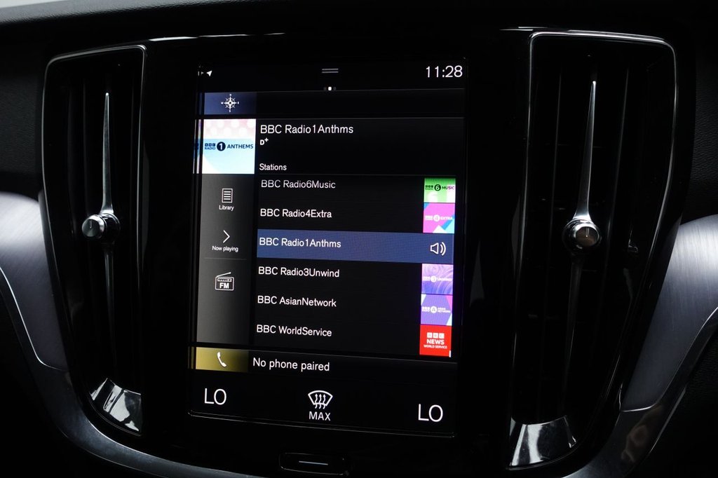 2018 Volvo V60 — image 14