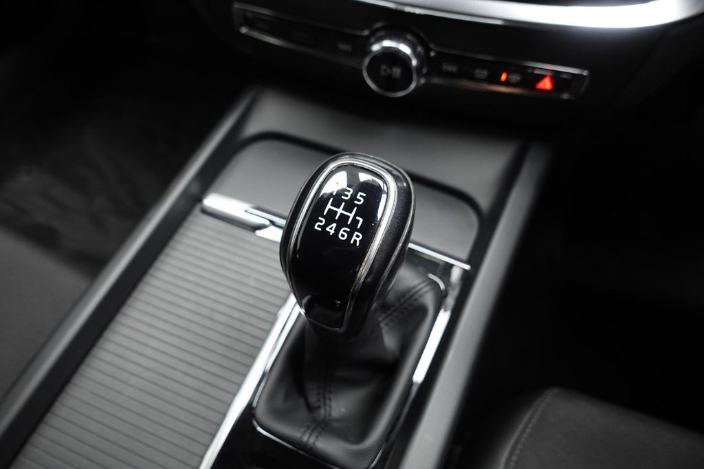 2018 Volvo V60 — image 28