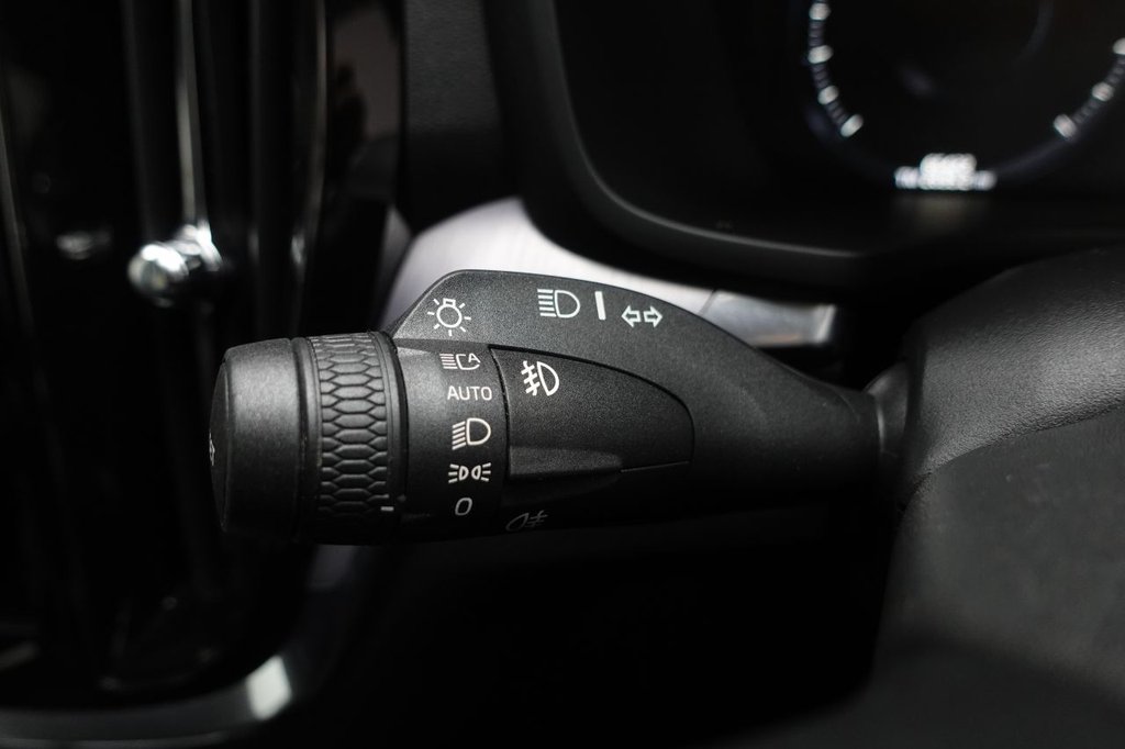 2018 Volvo V60 — image 23