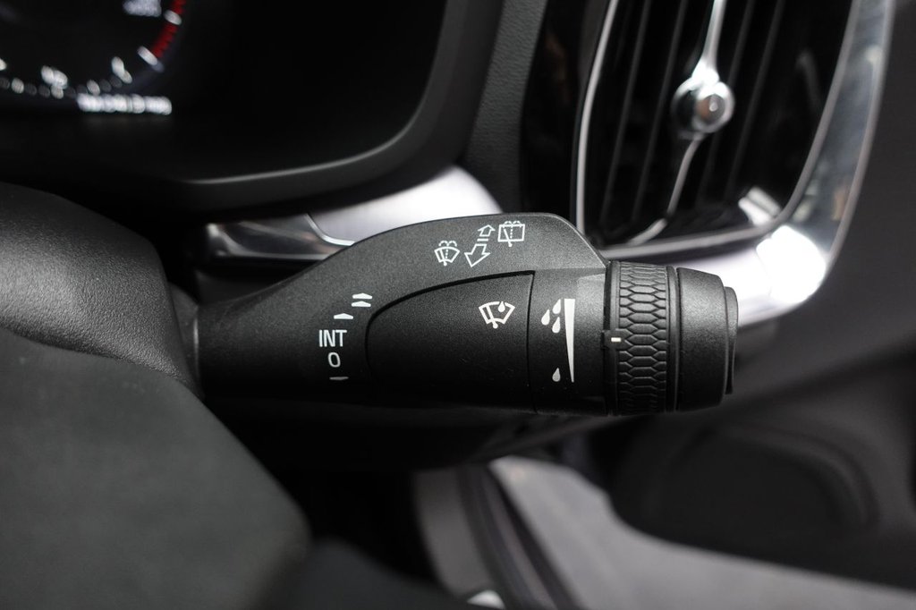2018 Volvo V60 — image 24