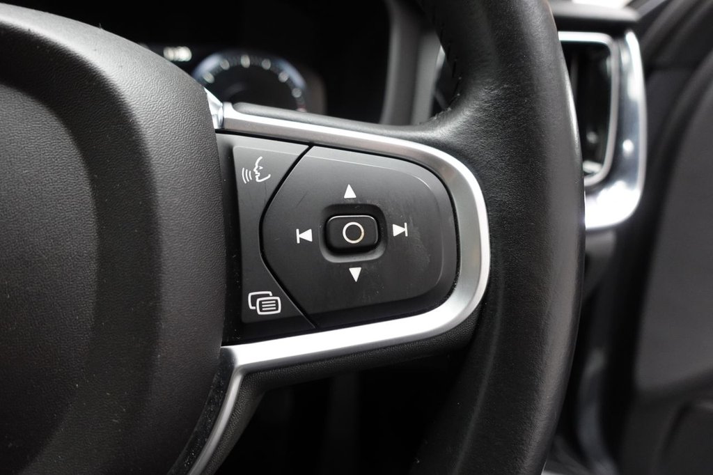 2018 Volvo V60 — image 22