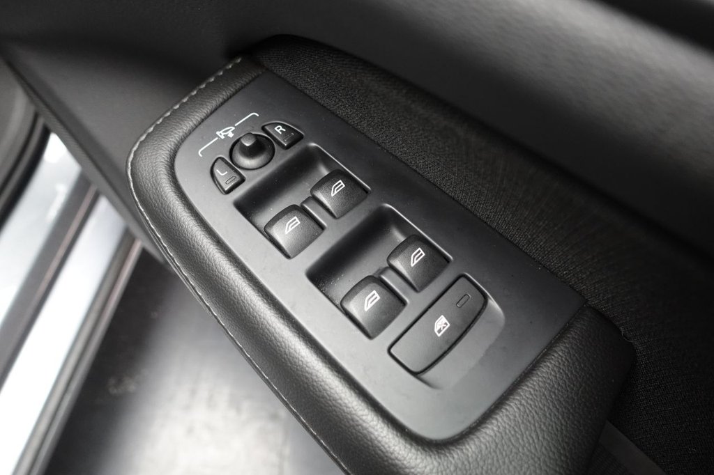 2018 Volvo V60 — image 29