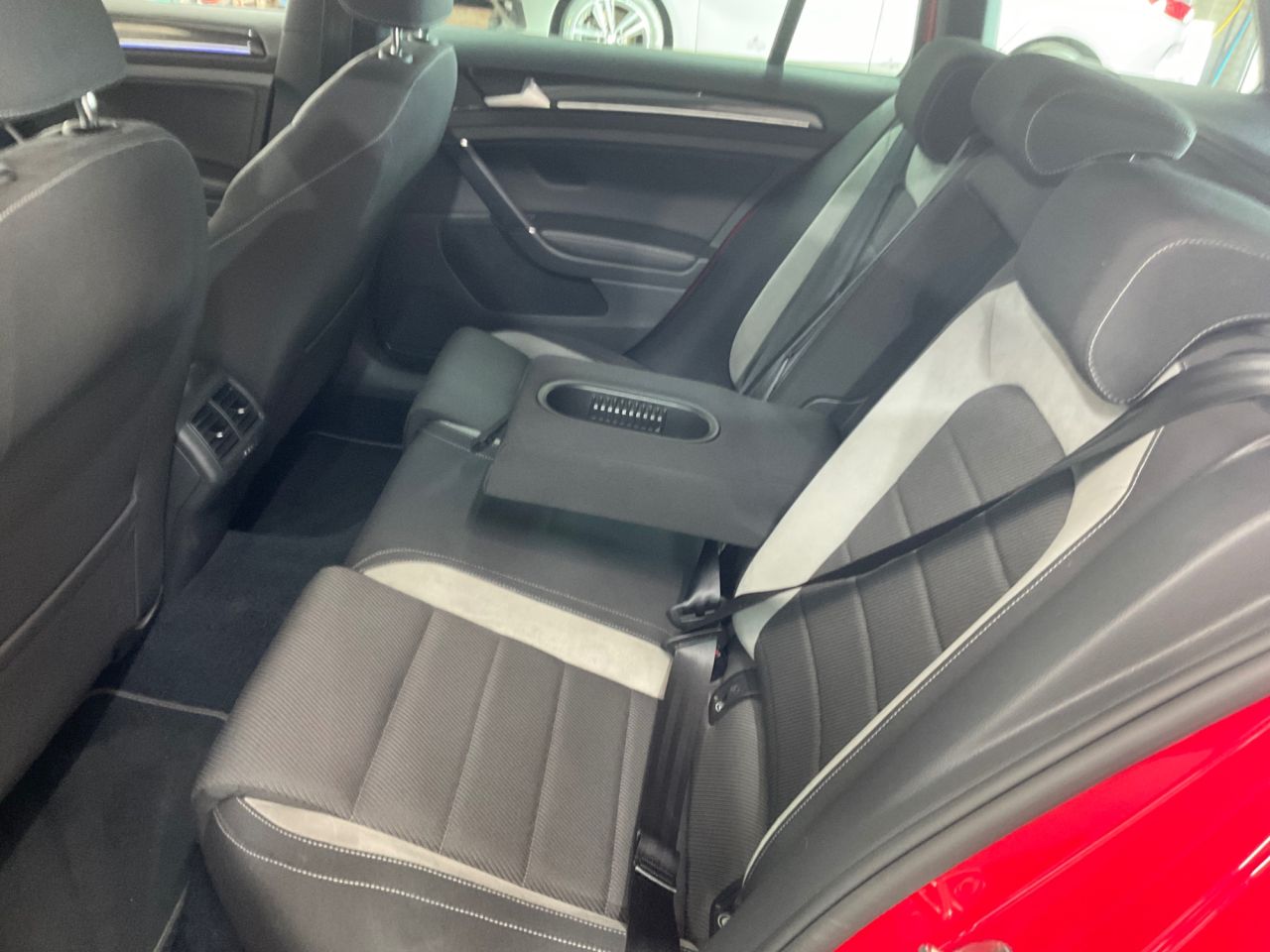 2017 VOLKSWAGEN GOLF 2.0 TSI BlueMotion Tech R Estate 5dr Petrol DSG 4MOTION Euro 6 (s/s) (300 p - vehicle photo 19 for sale on PureCar