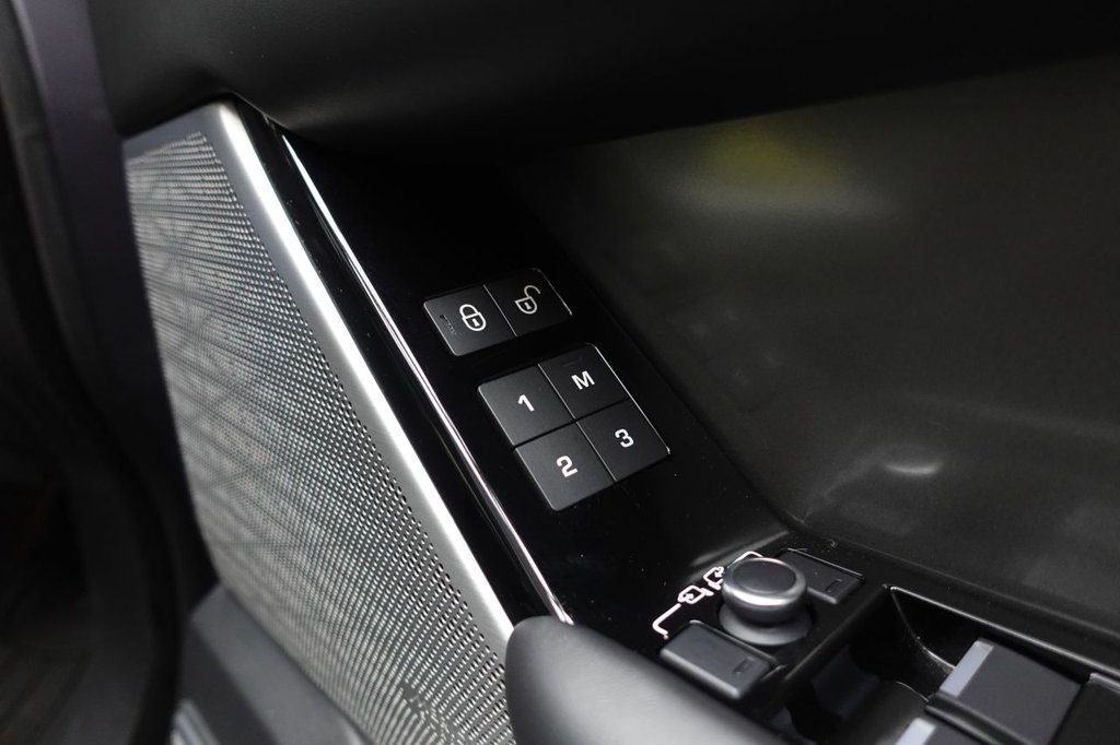2020 Land Rover Range Rover Velar — image 13