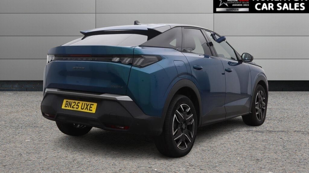 2025 Peugeot 3008 — image 2