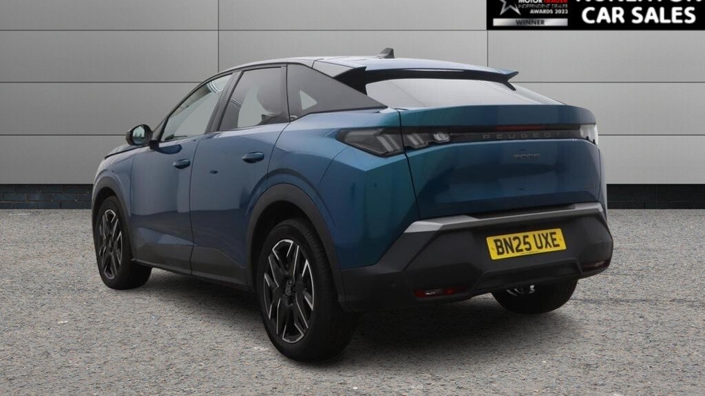 2025 Peugeot 3008 — image 3