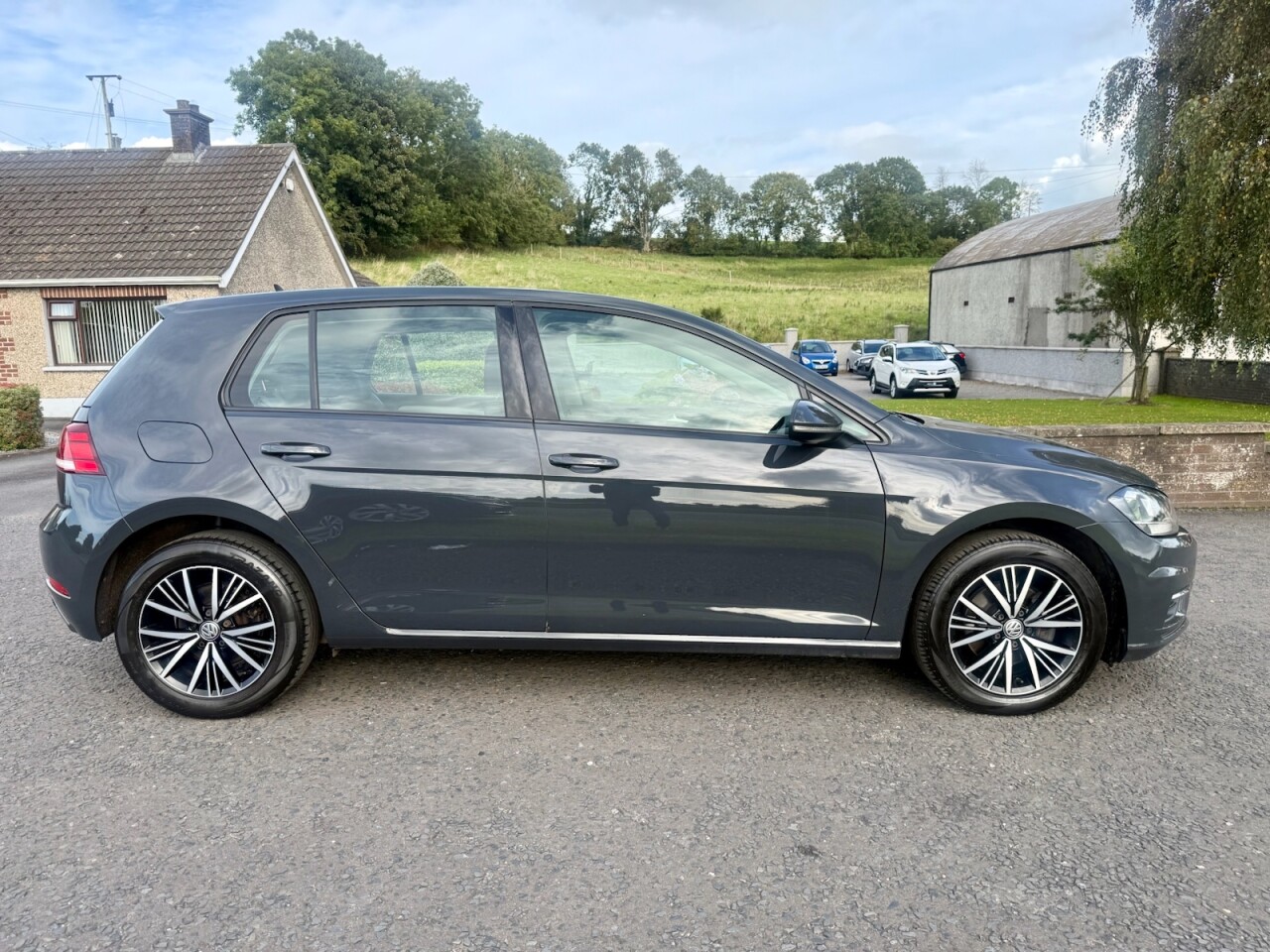 2017 VOLKSWAGEN GOLF 1.6 TDI SE Nav Diesel (ONLY 52000 MILES) - vehicle photo 2 for sale on PureCar