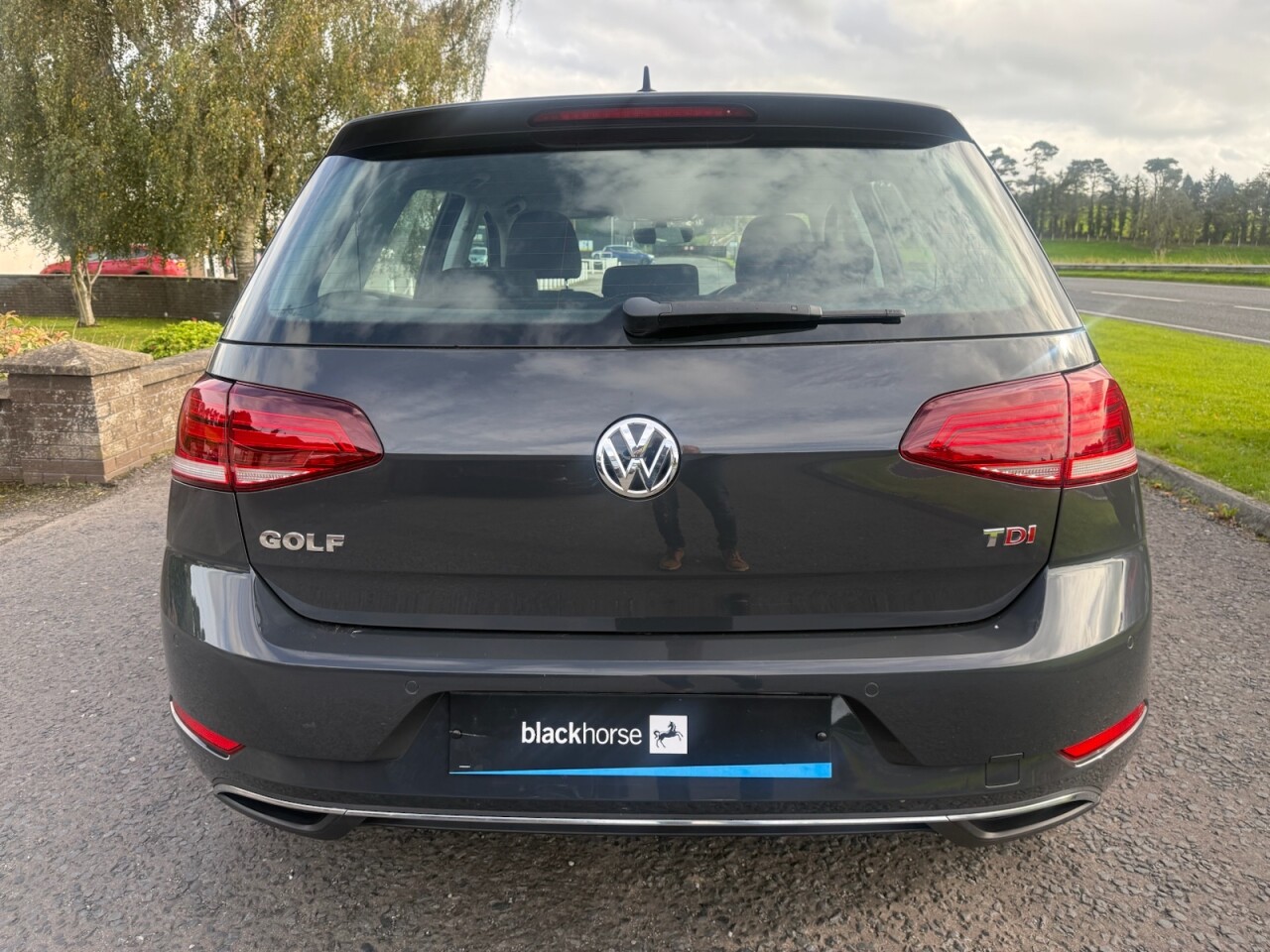2017 VOLKSWAGEN GOLF 1.6 TDI SE Nav Diesel (ONLY 52000 MILES) - vehicle photo 4 for sale on PureCar