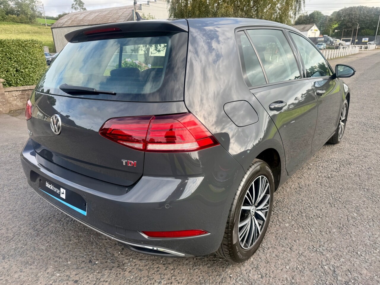 2017 VOLKSWAGEN GOLF 1.6 TDI SE Nav Diesel (ONLY 52000 MILES) - vehicle photo 5 for sale on PureCar