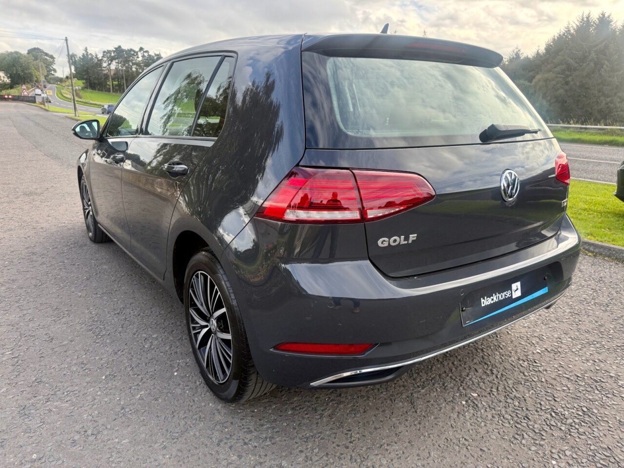 2017 VOLKSWAGEN GOLF 1.6 TDI SE Nav Diesel (ONLY 52000 MILES) - vehicle photo 6 for sale on PureCar