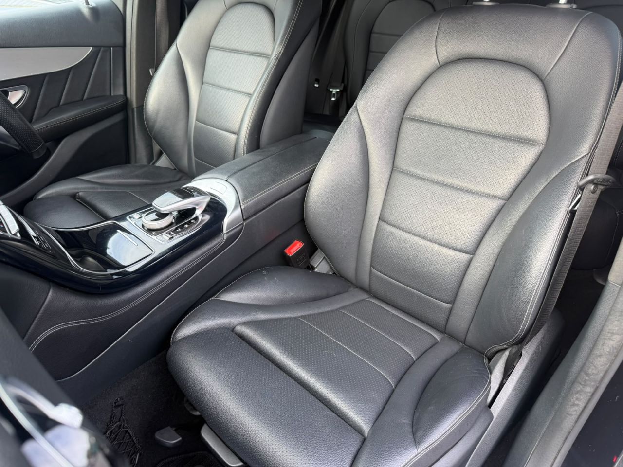 2016 MERCEDES GLC 2.1 GLC220d AMG Line SUV 5dr Diesel G-Tronic 4MATIC Euro 6 (s/s) (170 ps) - vehicle photo 14 for sale on PureCar