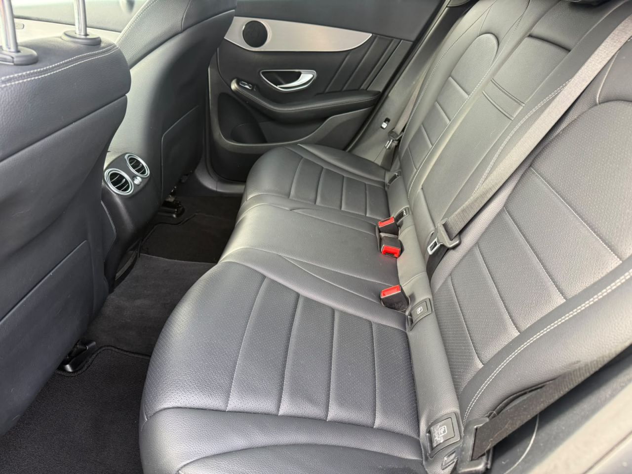 2016 MERCEDES GLC 2.1 GLC220d AMG Line SUV 5dr Diesel G-Tronic 4MATIC Euro 6 (s/s) (170 ps) - vehicle photo 17 for sale on PureCar
