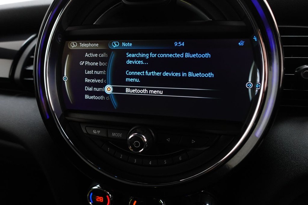 2014 MINI Hatch — image 15