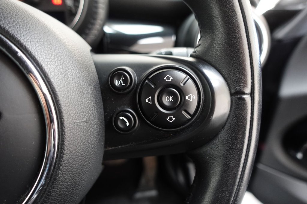 2014 MINI Hatch — image 28