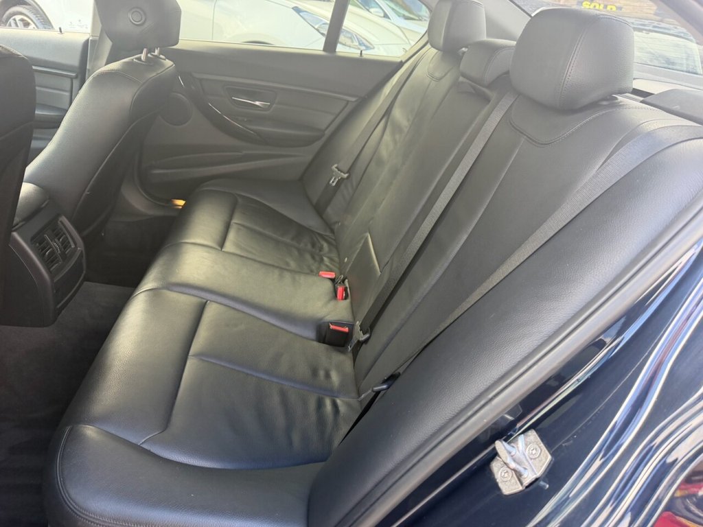 2015 BMW 3 Series — image 23