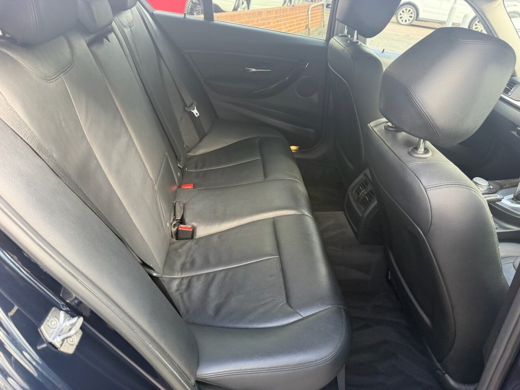 2015 BMW 3 Series — image 27