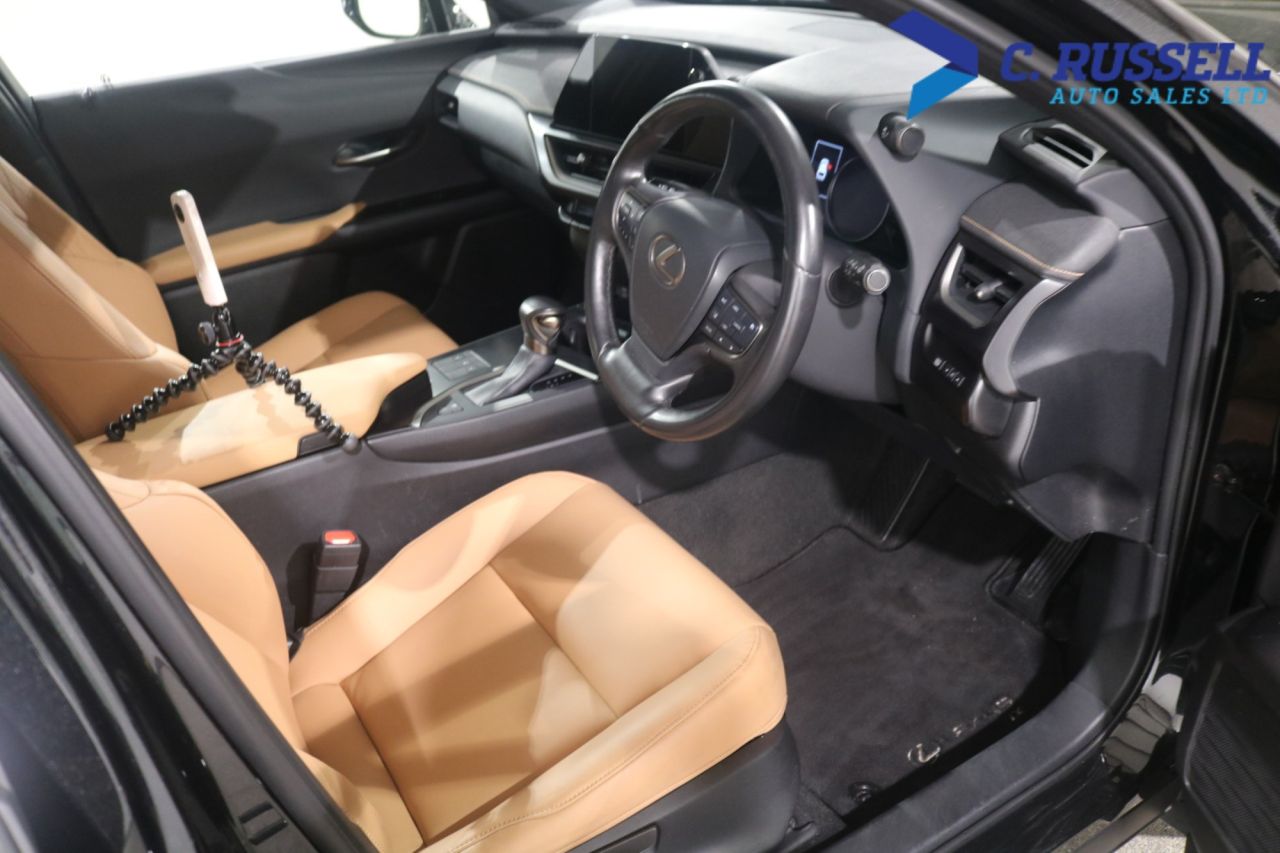 2023 LEXUS UX 2.0 250h F Sport Design SUV 5dr Petrol Hybrid E-CVT Euro 6 (s/s) (184 ps) - vehicle photo 19 for sale on PureCar