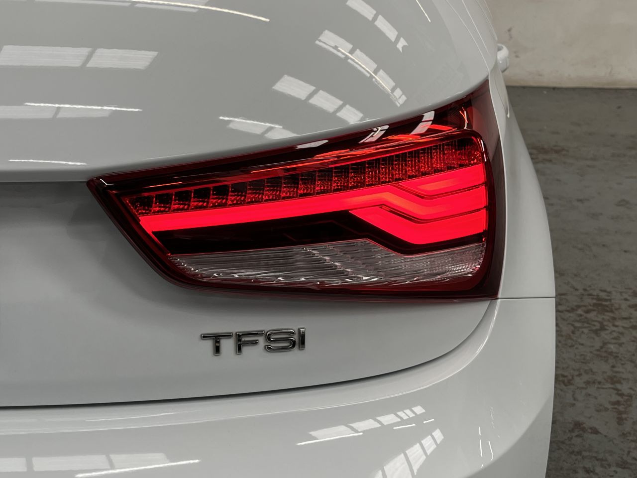 2017 AUDI A1 1.0 TFSi Sport 5dr S Tronic - vehicle photo 11 for sale on PureCar