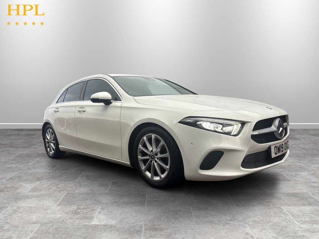White 2019 Mercedes-Benz A-Class Hatchback Front-wheel drive Manual