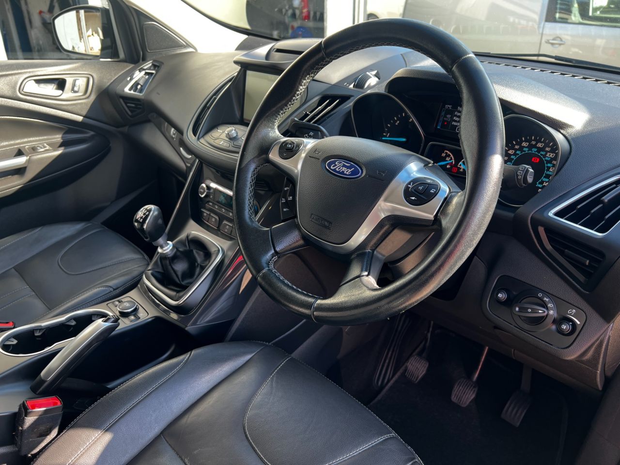 2015 FORD KUGA 2.0 TDCi Titanium X SUV 5dr Diesel Manual 2WD Euro 6 (s/s) (150 ps) - vehicle photo 8 for sale on PureCar