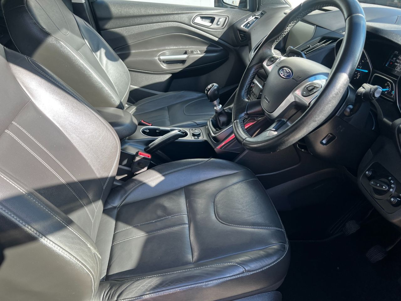 2015 FORD KUGA 2.0 TDCi Titanium X SUV 5dr Diesel Manual 2WD Euro 6 (s/s) (150 ps) - vehicle photo 9 for sale on PureCar
