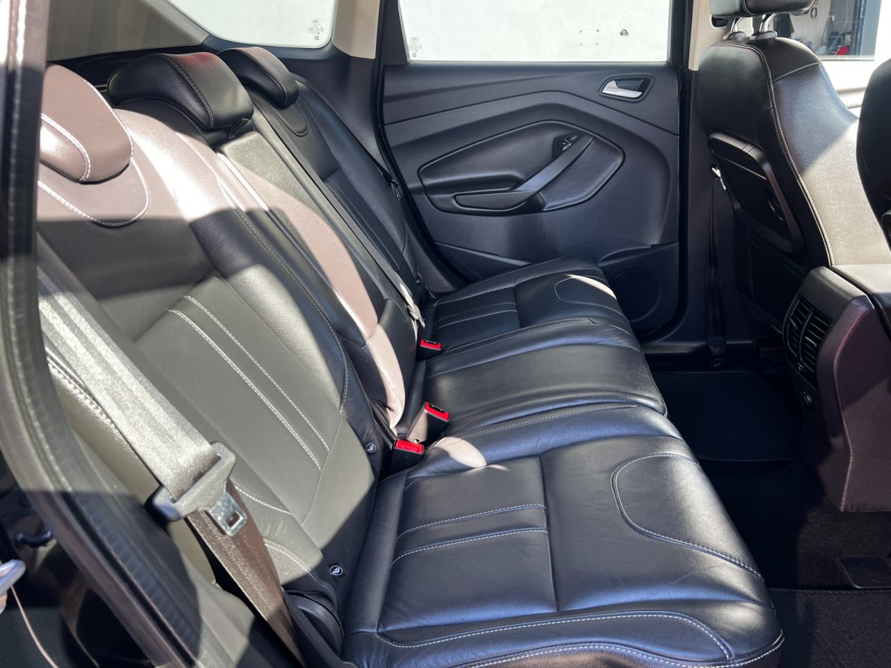 2015 FORD KUGA 2.0 TDCi Titanium X SUV 5dr Diesel Manual 2WD Euro 6 (s/s) (150 ps) - vehicle photo 17 for sale on PureCar