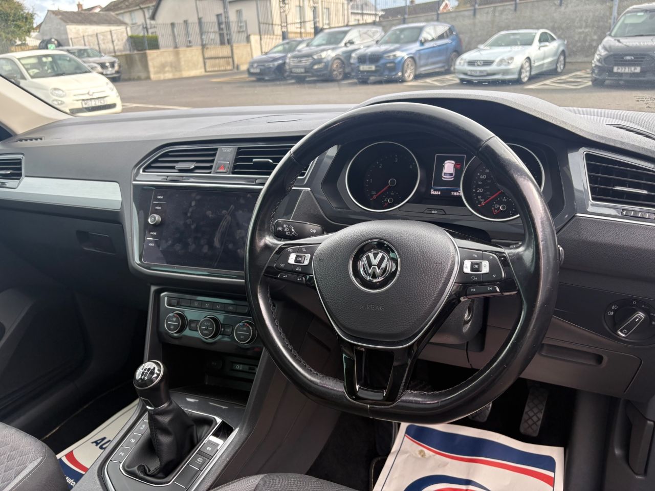 2017 VOLKSWAGEN TIGUAN 2.0 TDI SE Navigation SUV 5dr Diesel Manual Euro 6 (s/s) (150 ps) - vehicle photo 8 for sale on PureCar