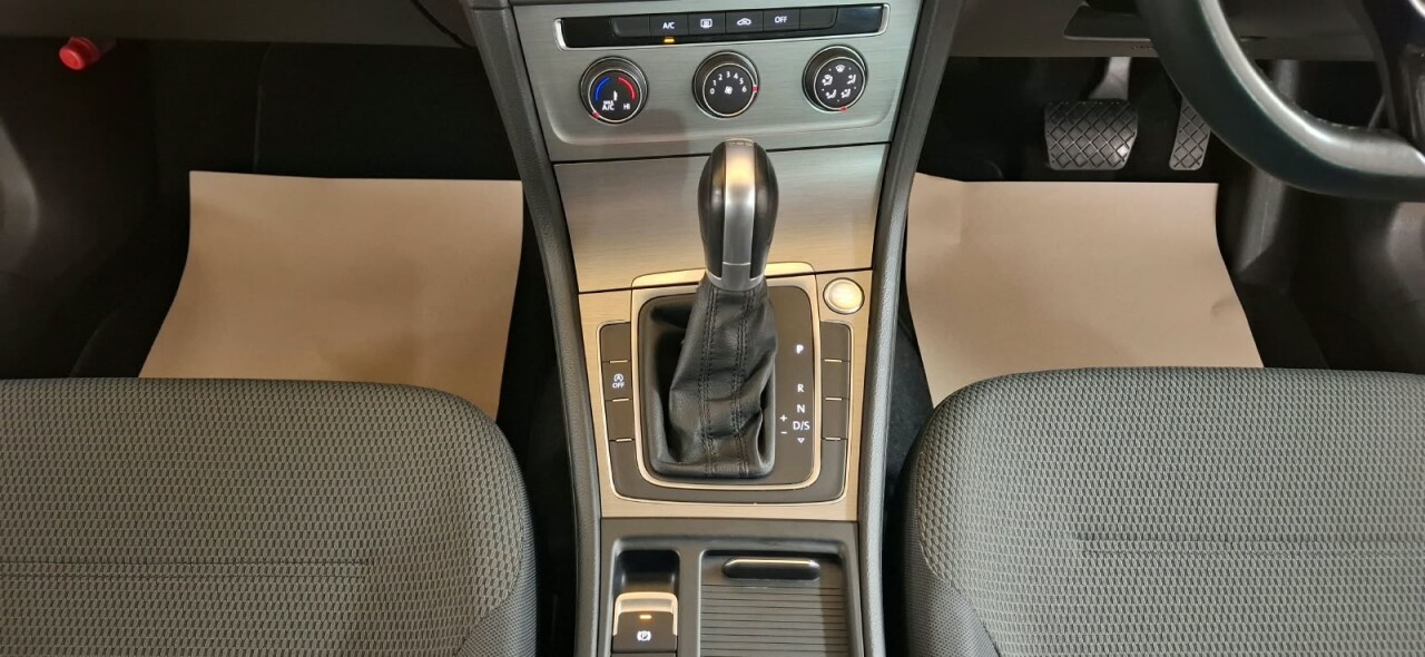 2015 VOLKSWAGEN GOLF MATCH 1.2 TSI BLUEMOTION TECHNOLOGY DSG ESTATE - vehicle photo 12 for sale on PureCar