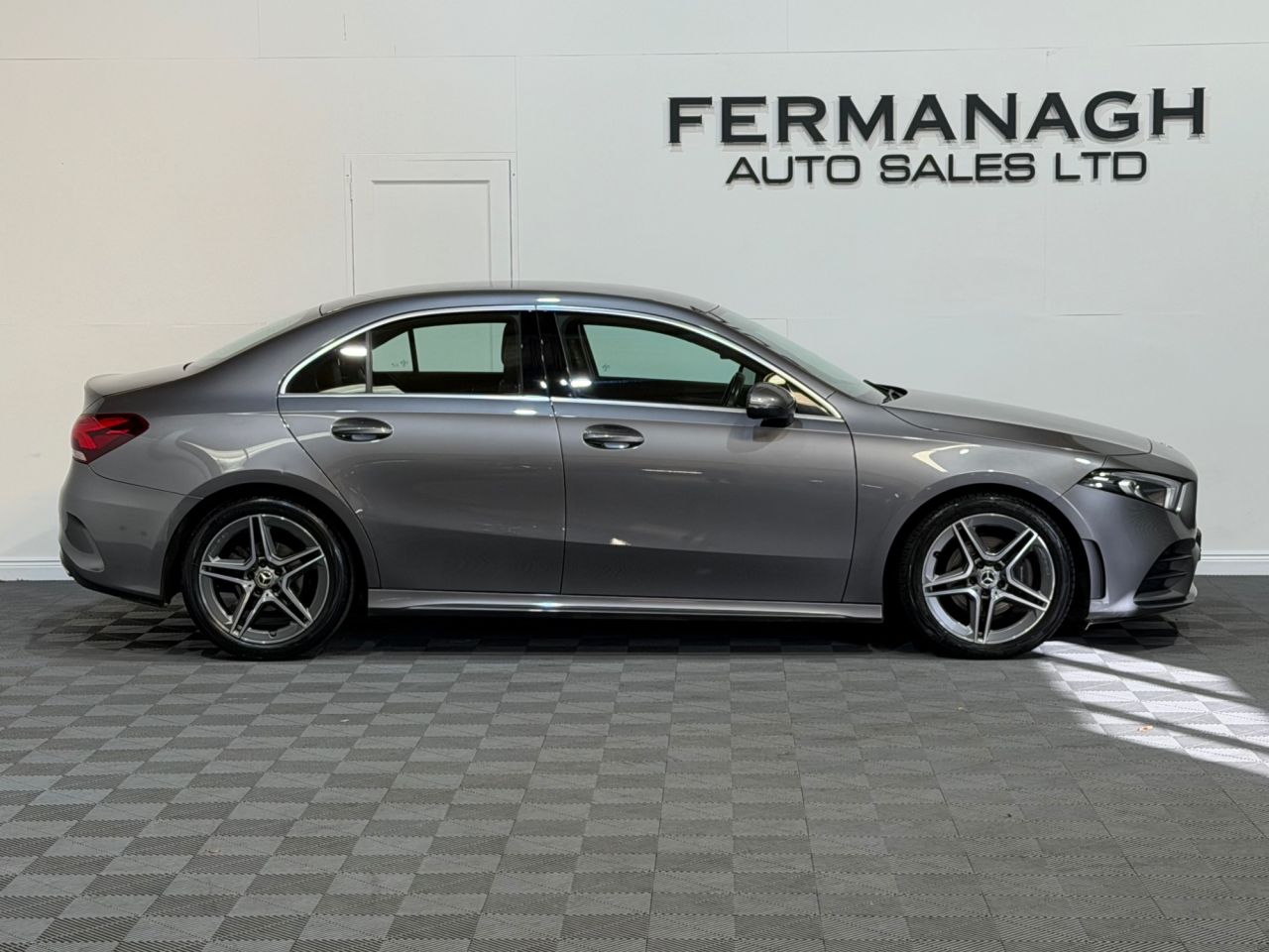 2019 MERCEDES A CLASS 1.5 A180d AMG Line Saloon 4dr Diesel 7G-DCT Euro 6 (s/s) (116 ps) - vehicle photo 3 for sale on PureCar